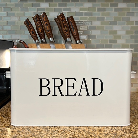 Farmhouse Metal Bread Box Medium - Picture 1 of 4